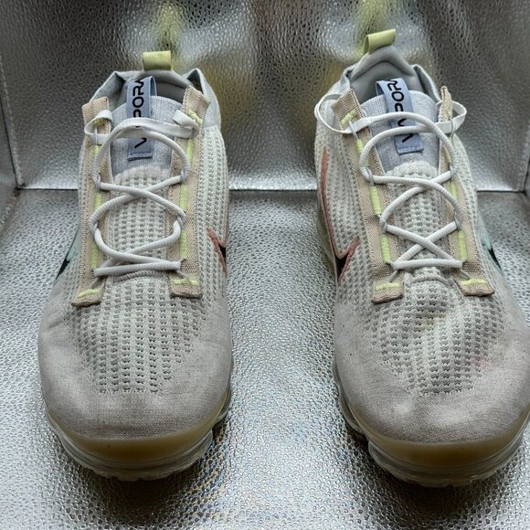 Size 13 Nike Air VaporMax Flyknit Mismatched Swoosh‎ Mens White Shoes DQ7633-100 main image 12